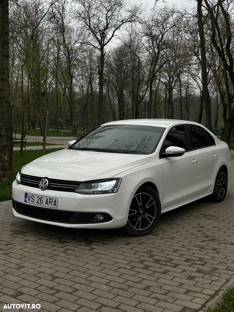 Volkswagen Jetta - 1