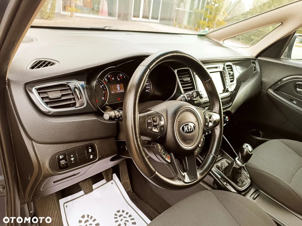 Kia Carens 1.6 GDI Attract - 13