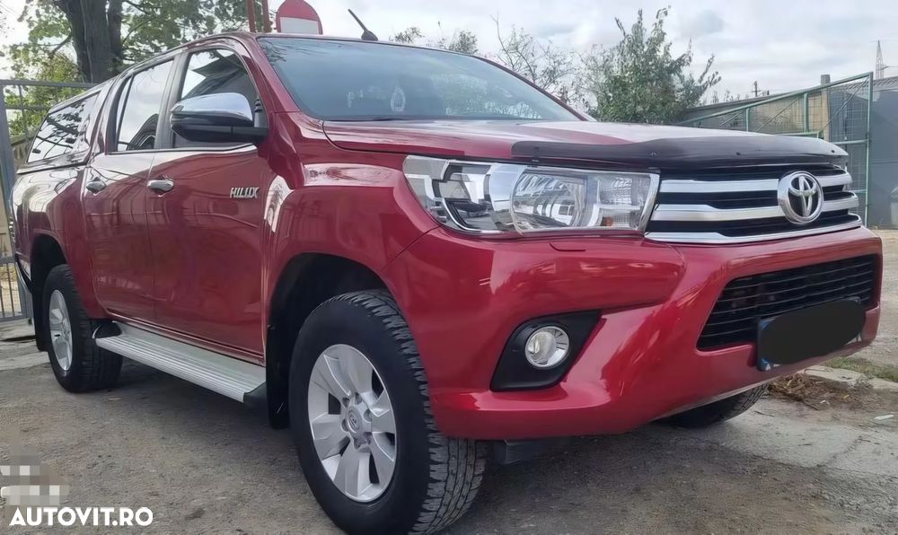 Toyota Hilux 4x4 Double Cab M/T Invincible - 2