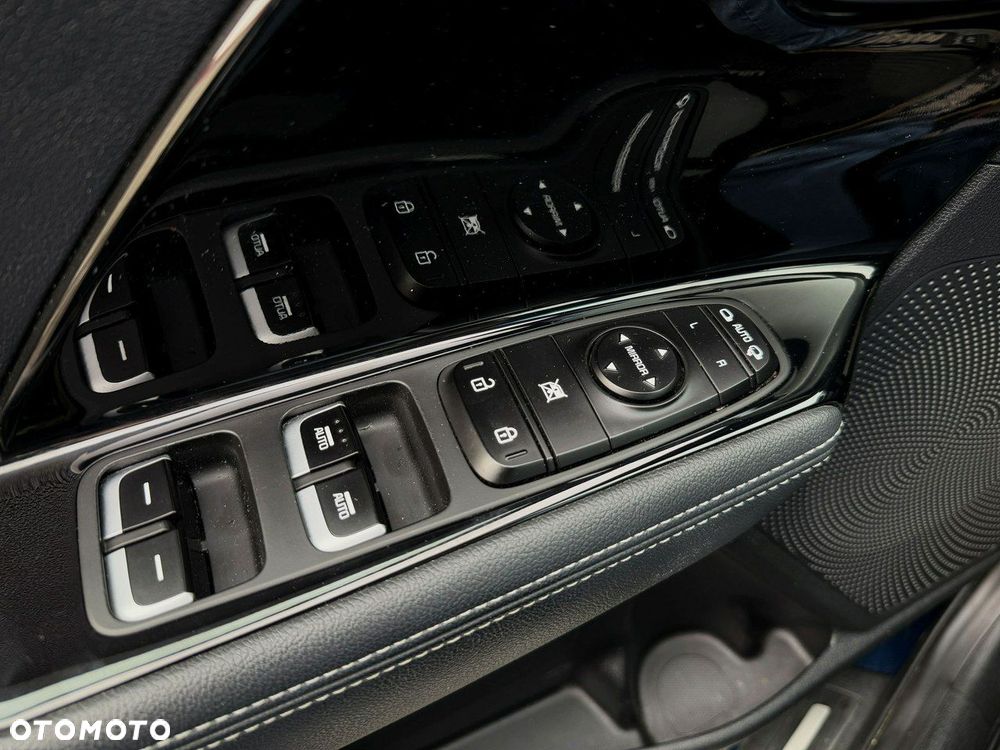 Kia Niro 1.6 GDI Hybrid L Business Line - 24