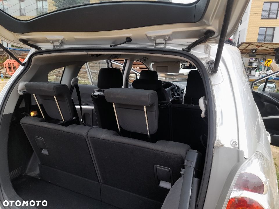 Toyota Corolla Verso 1.8 Prestige 7os - 19