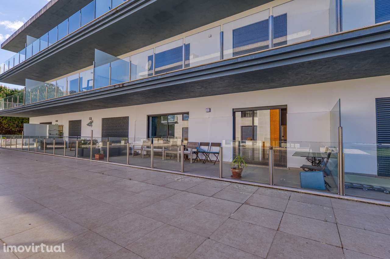 Apartamento T2, piscina e lugar de estacionamento - S Martinho Porto - Grande imagem: 4/43