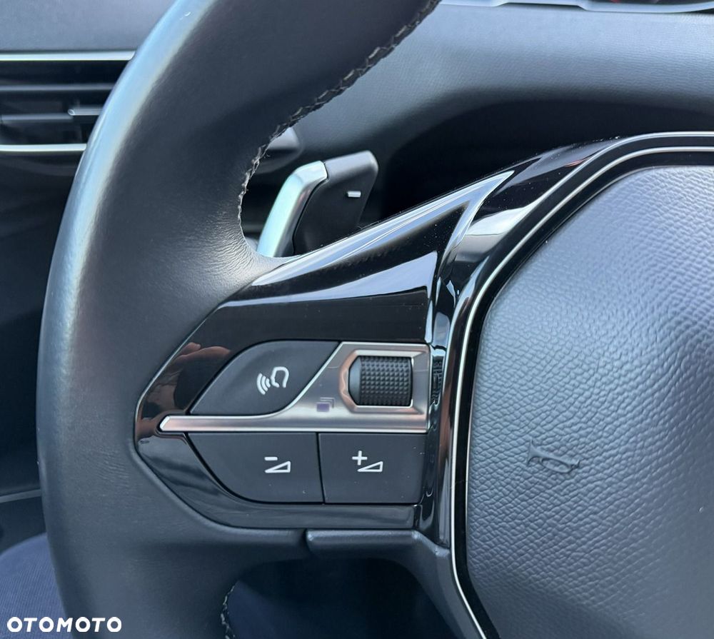 Peugeot 3008 1.5 BlueHDi Allure Pack S&S EAT8 - 24