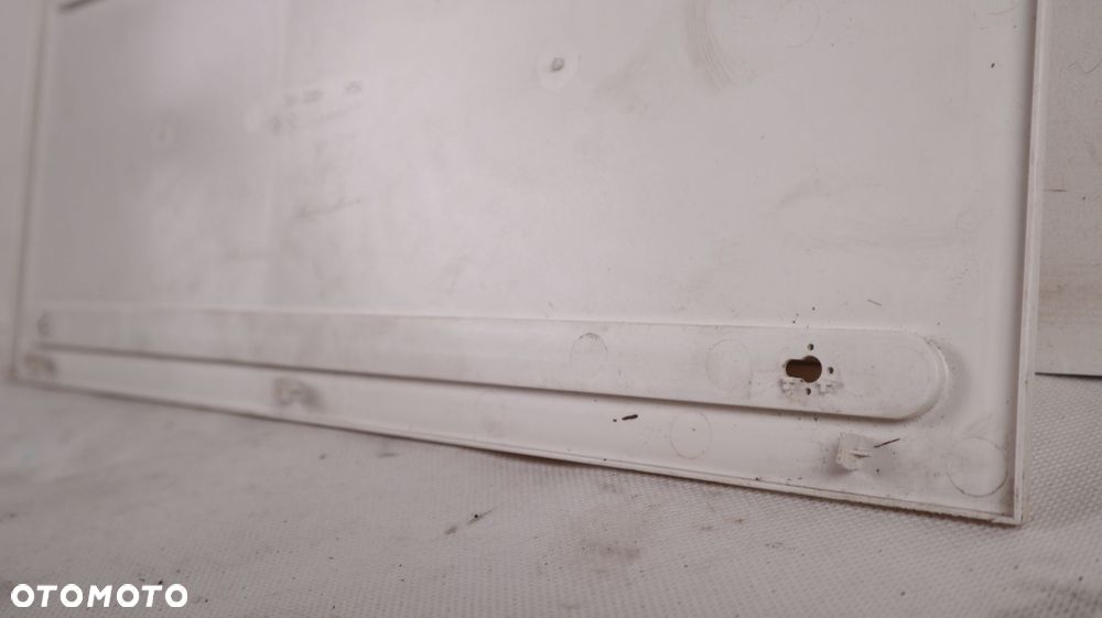 KAMPER PRZYCZEPA KEMPINGOWA ZAMKNIĘCIE KRATKI WENTYLACYJNEJ LODÓWKI  48 CM X 22,3 CM - 6