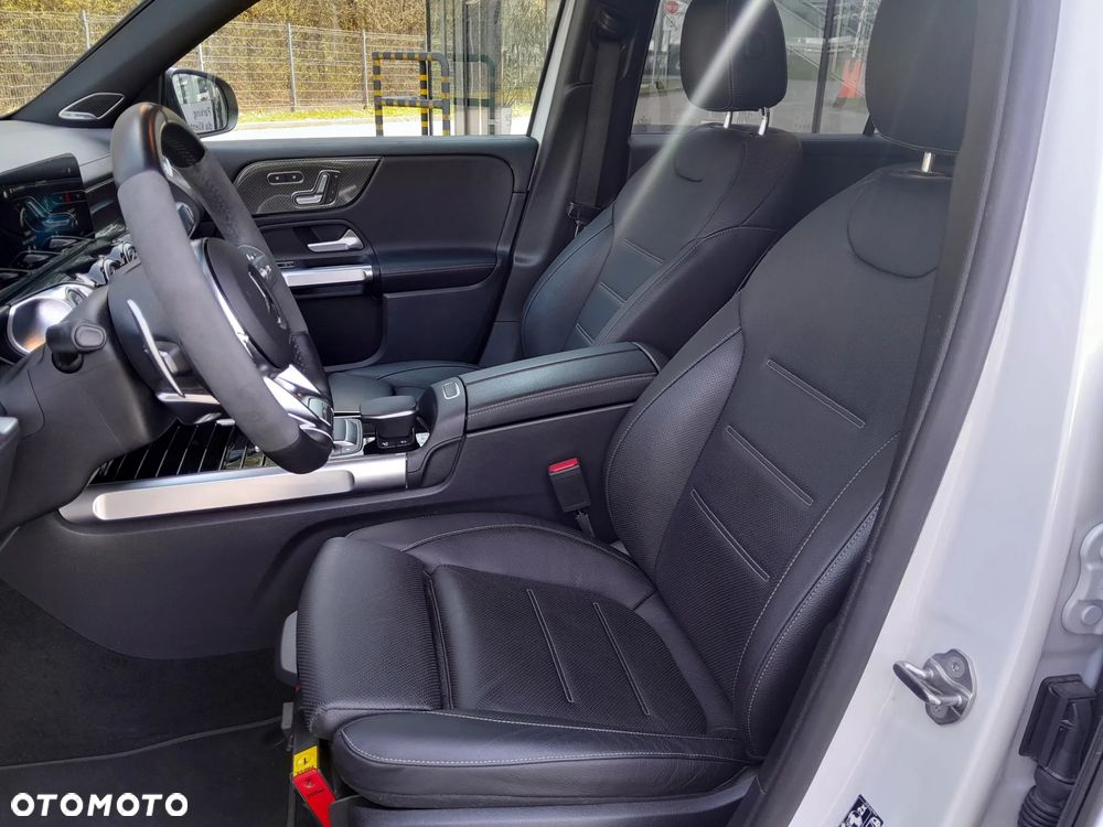 Mercedes-Benz GLB - 10