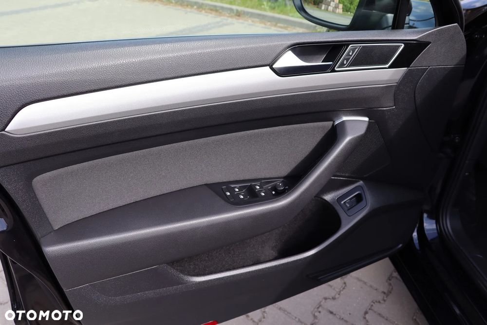 Volkswagen Passat Variant ver-variant-2-0-tdi-scr-dsg-comfortline - 21