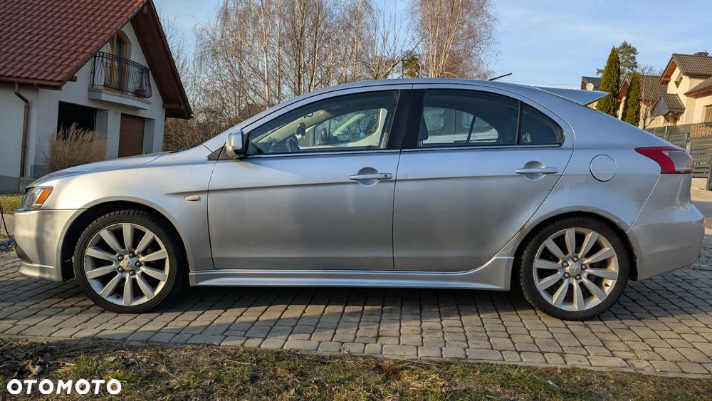 Mitsubishi Lancer 1.8 Invite - 3