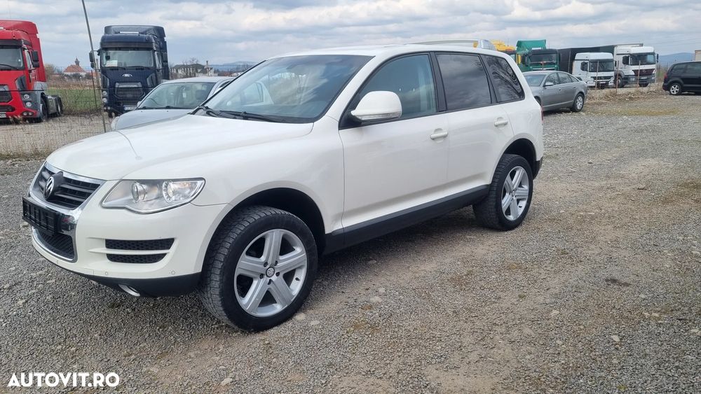 Volkswagen Touareg 2.5 R5 TDI DPF Aut. Individual - 23