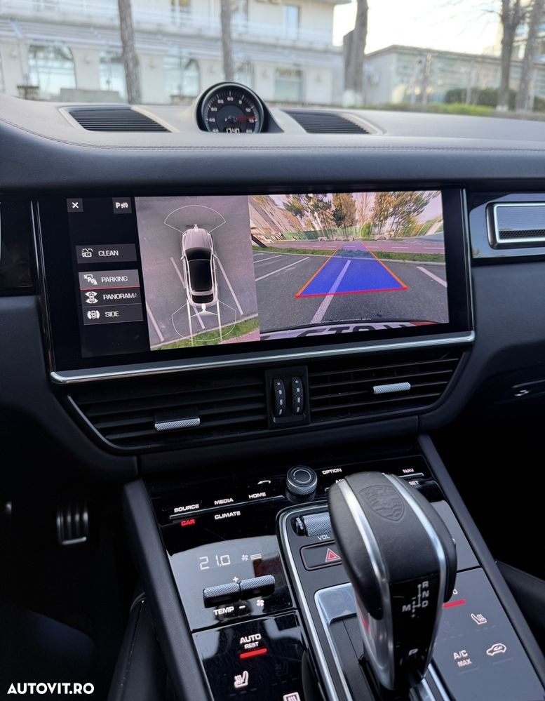 Porsche Cayenne Coupe - 8
