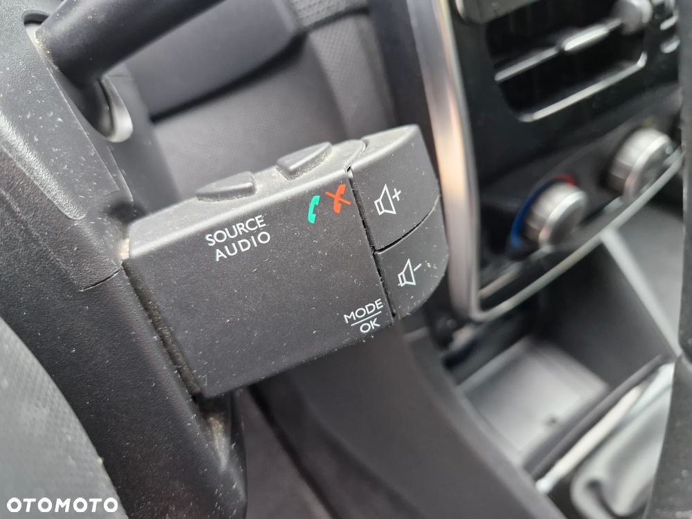 Renault Clio 1.2 16V 75 Life - 13