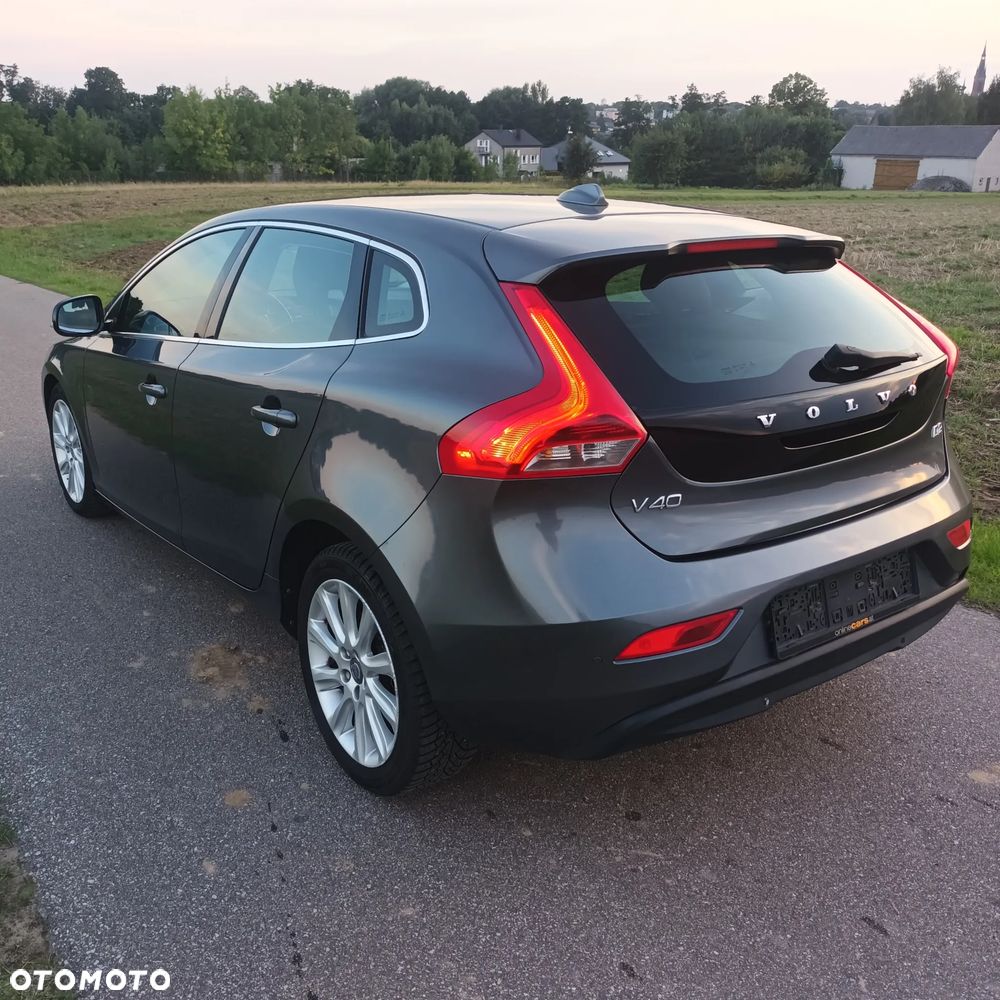 Volvo V40 D2 Momentum - 4