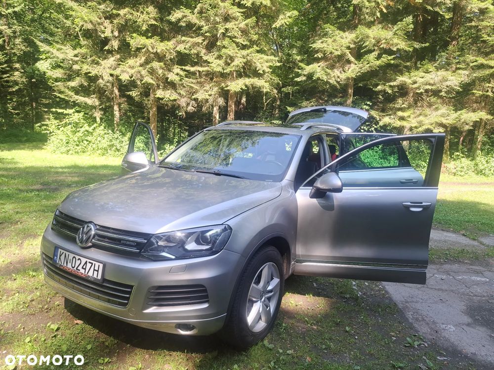 Volkswagen Touareg - 1
