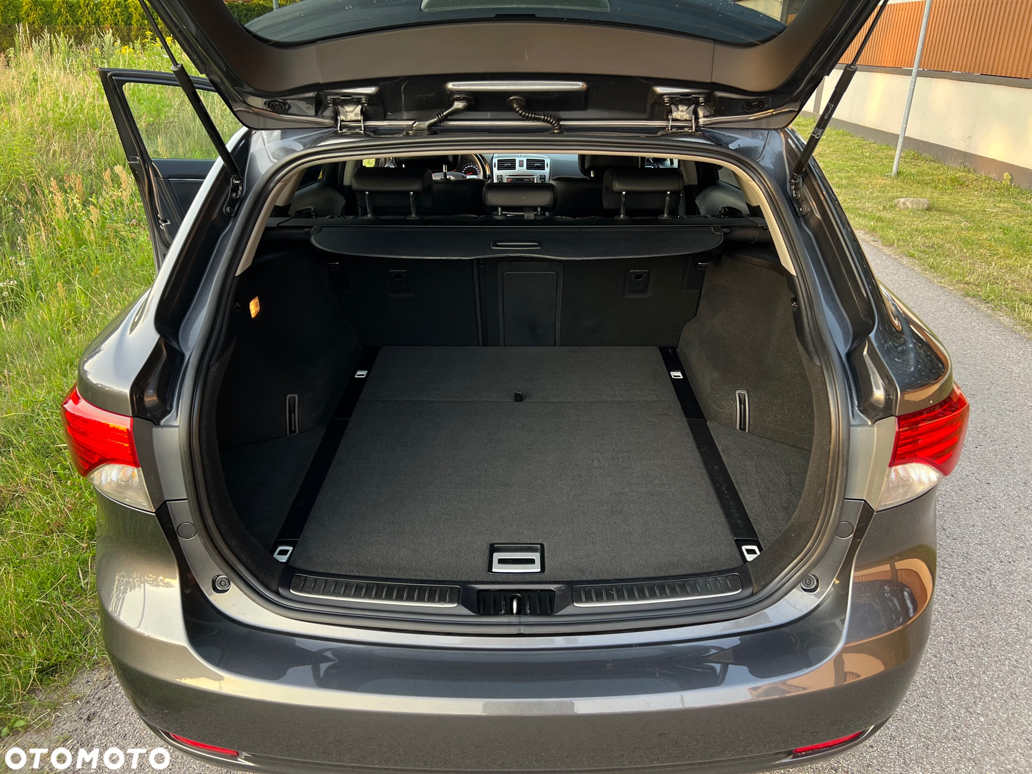 Toyota Avensis 1.8 Premium - 22