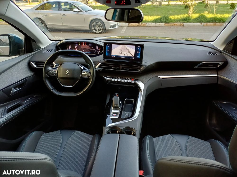 Peugeot 5008 1.2L 136 e-DCS6 MHEV Allure Pack - 11