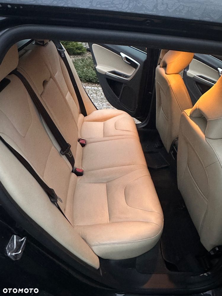 Volvo V60 D4 Drive-E Summum - 14