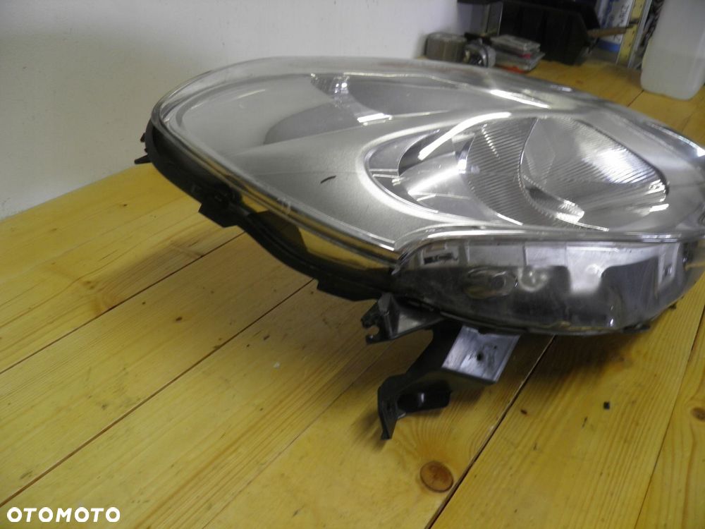 LAMPA Przednia PRAWA RENAULT CLIO III LIFT 8200892495 EUR - 2