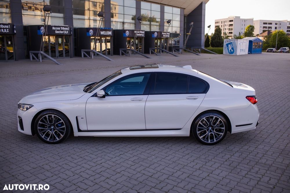BMW Seria 7 730d xDrive MHEV - 8