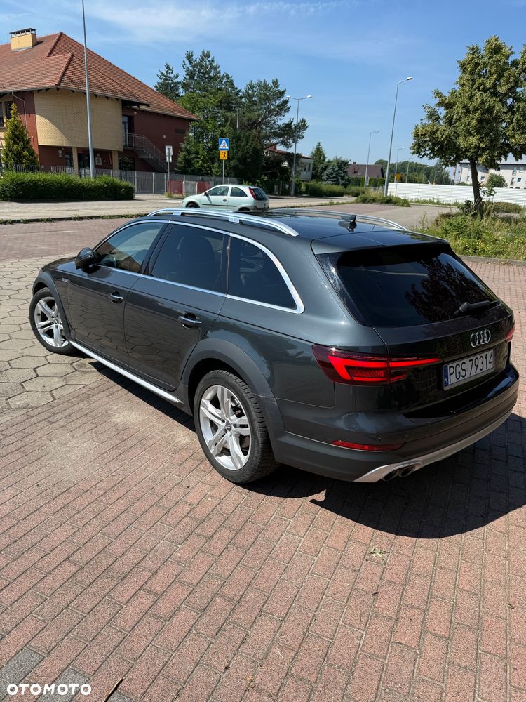 Audi A4 Allroad - 12