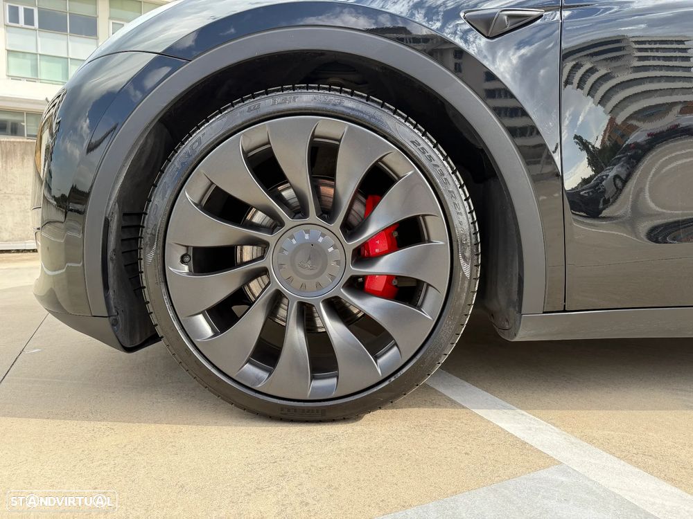 Tesla Model Y Performance Dual Motor AWD - 2