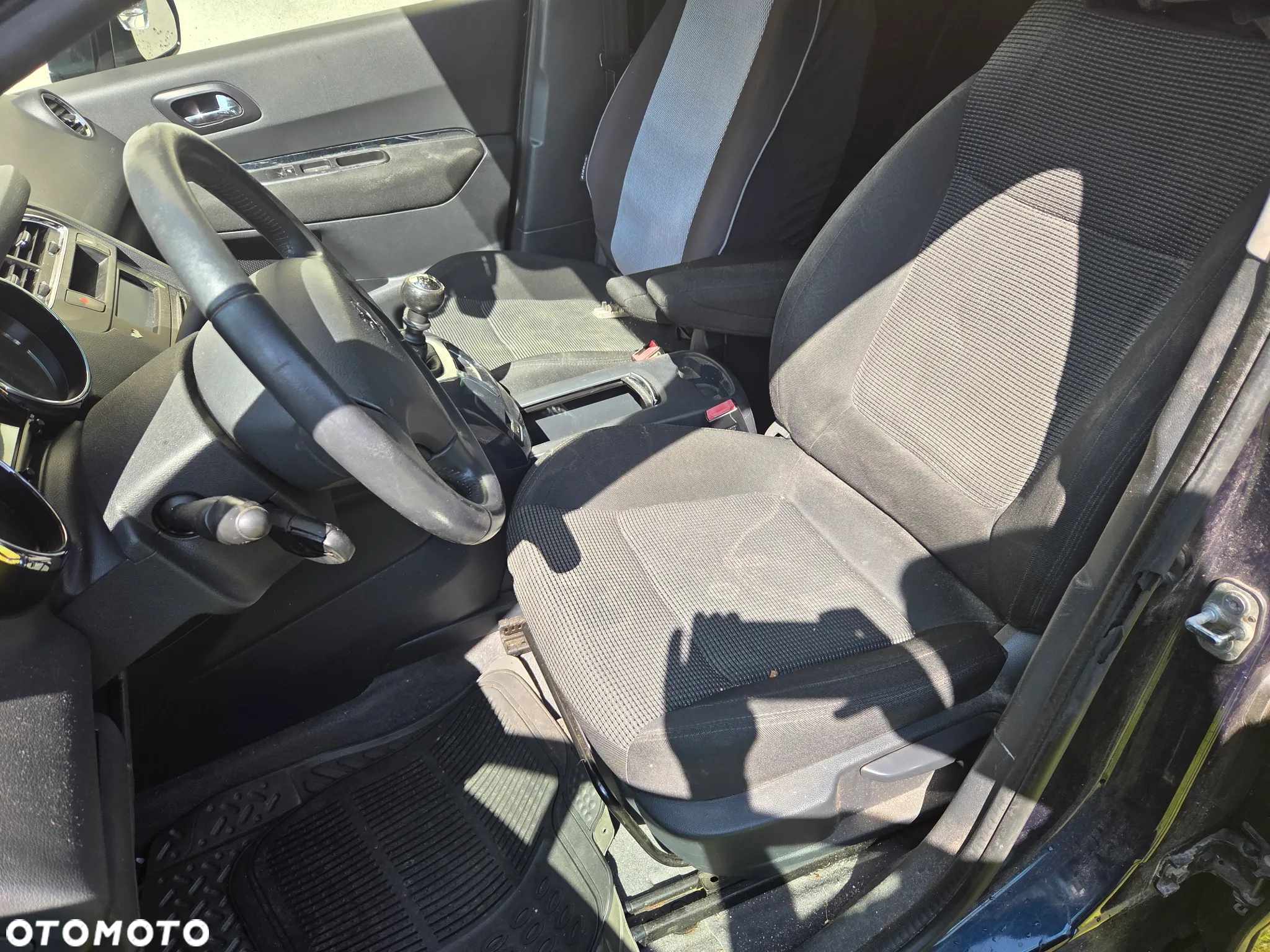 Peugeot 5008 - 8