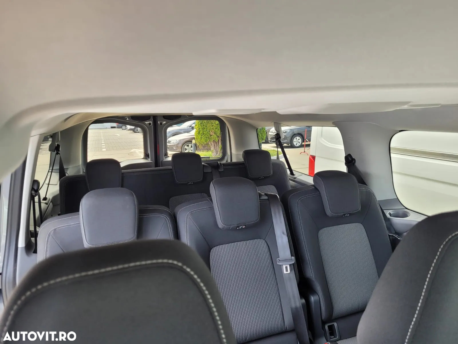 Volkswagen Caravelle - 17