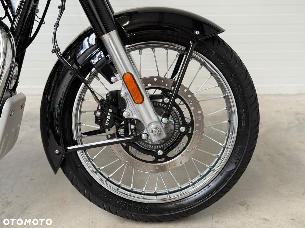Royal Enfield Classic - 10