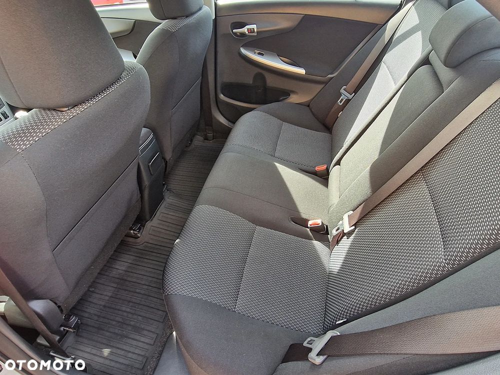 Toyota Corolla - 10