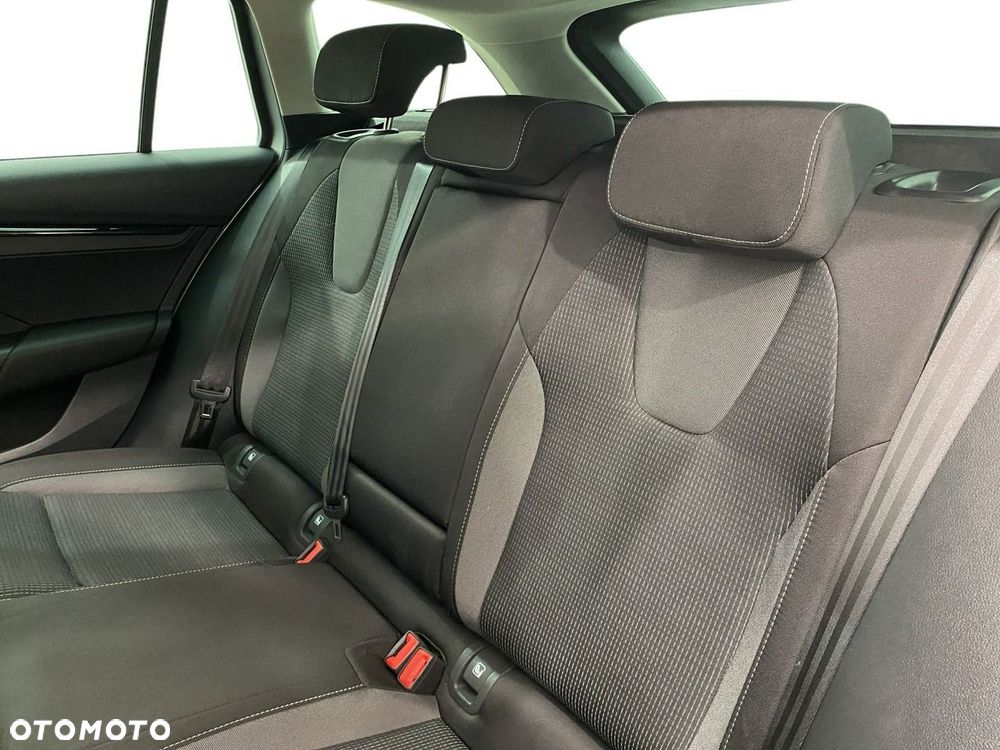 Skoda Octavia 2.0 TDI DSG Ambition - 13