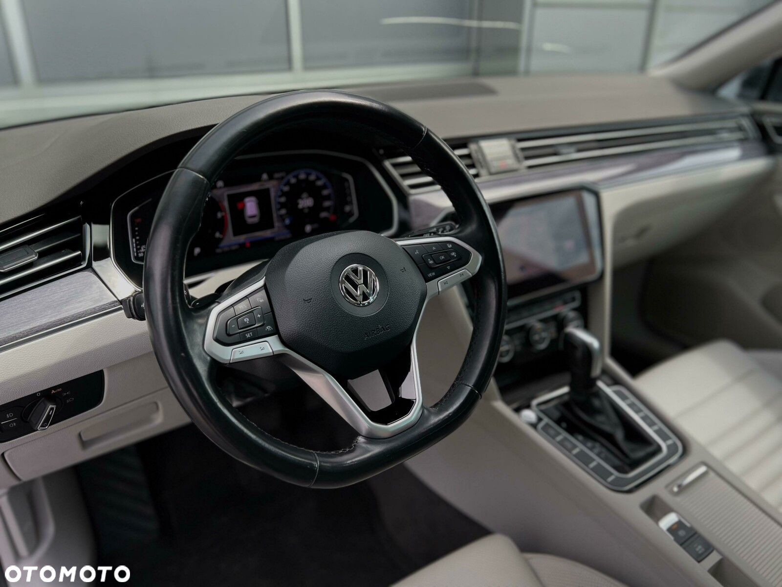 Volkswagen Passat - 11