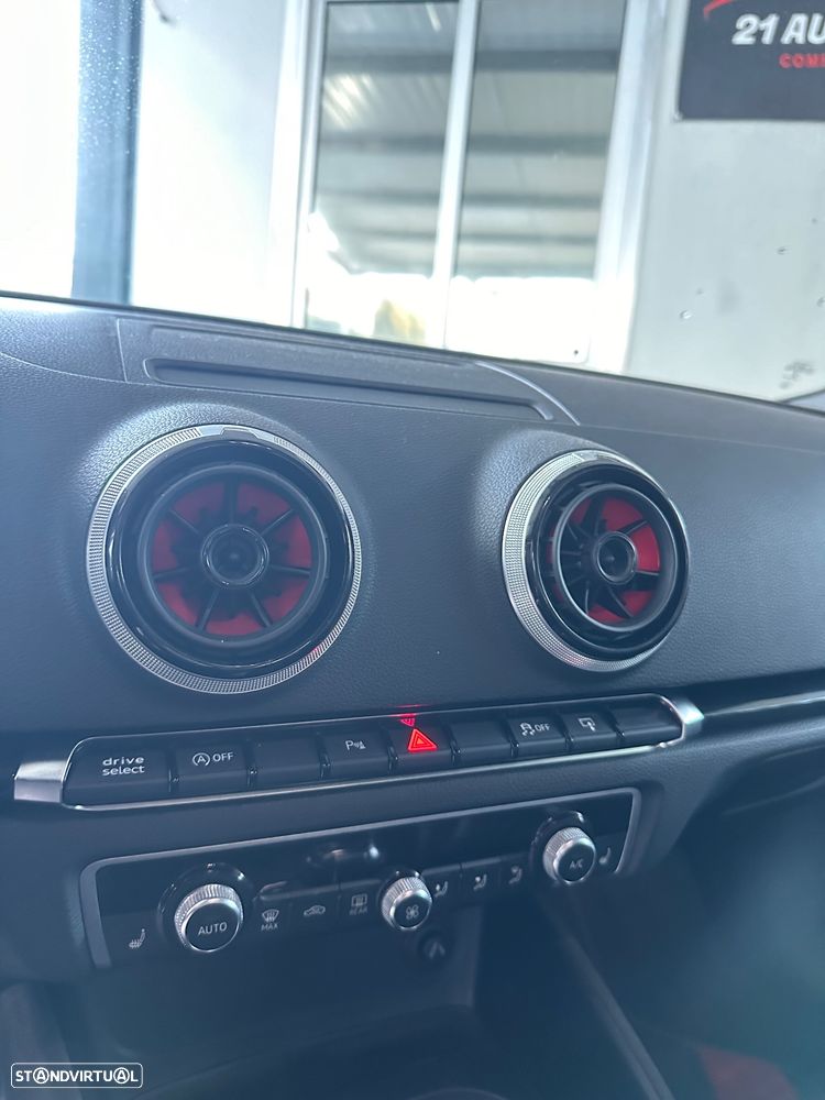 Audi RS3 Sportback S tronic - 39