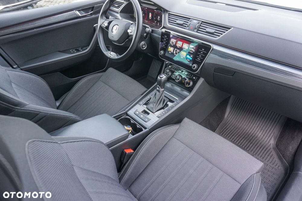 Skoda Superb 2.0 TSI Style DSG - 36