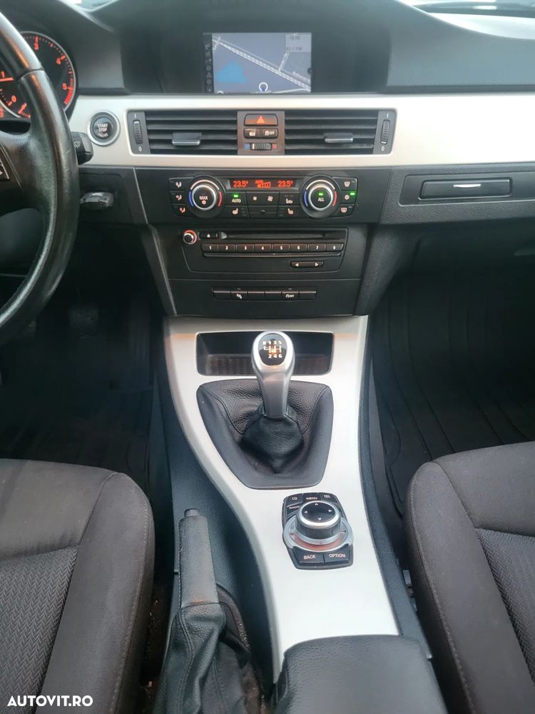BMW Seria 3 318d Touring - 10