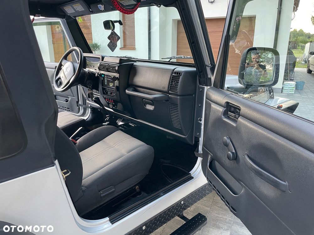 Jeep Wrangler - 22