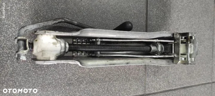 Podnośnik Lewarek AUDI A4 B6 B7 8E0 - 3