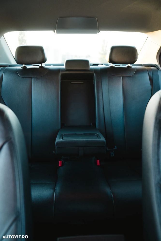 BMW Seria 3 318d - 19