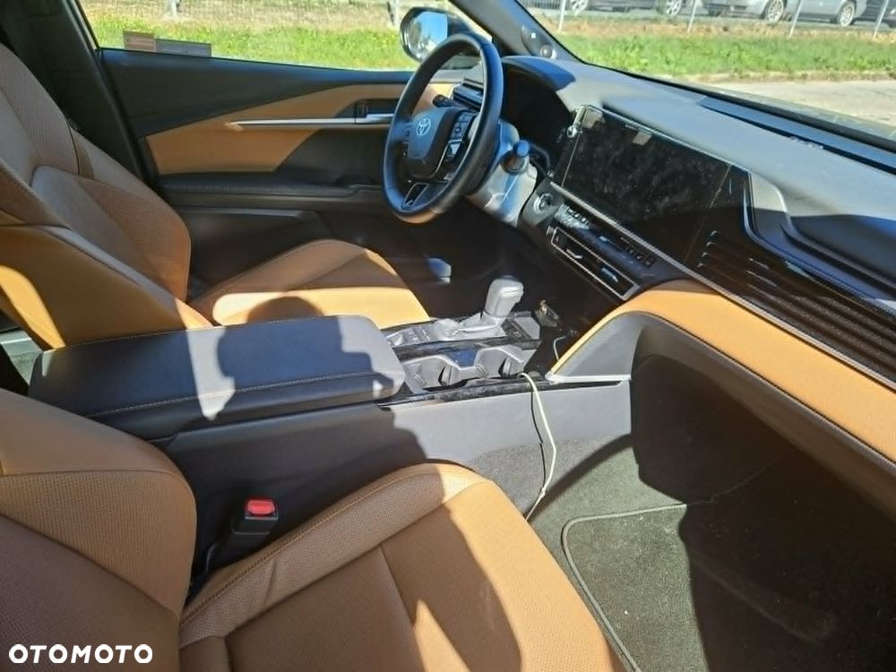 Toyota Camry 2.5 Hybrid Dynamic Force Executive e-CVT - 5