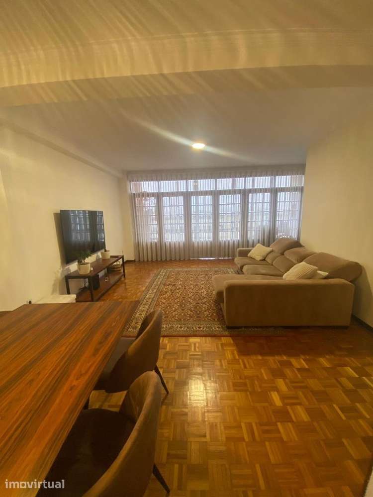 Apartamento T2 - junto ao Metro da Póvoa de Varzim - Grande imagem: 2/13