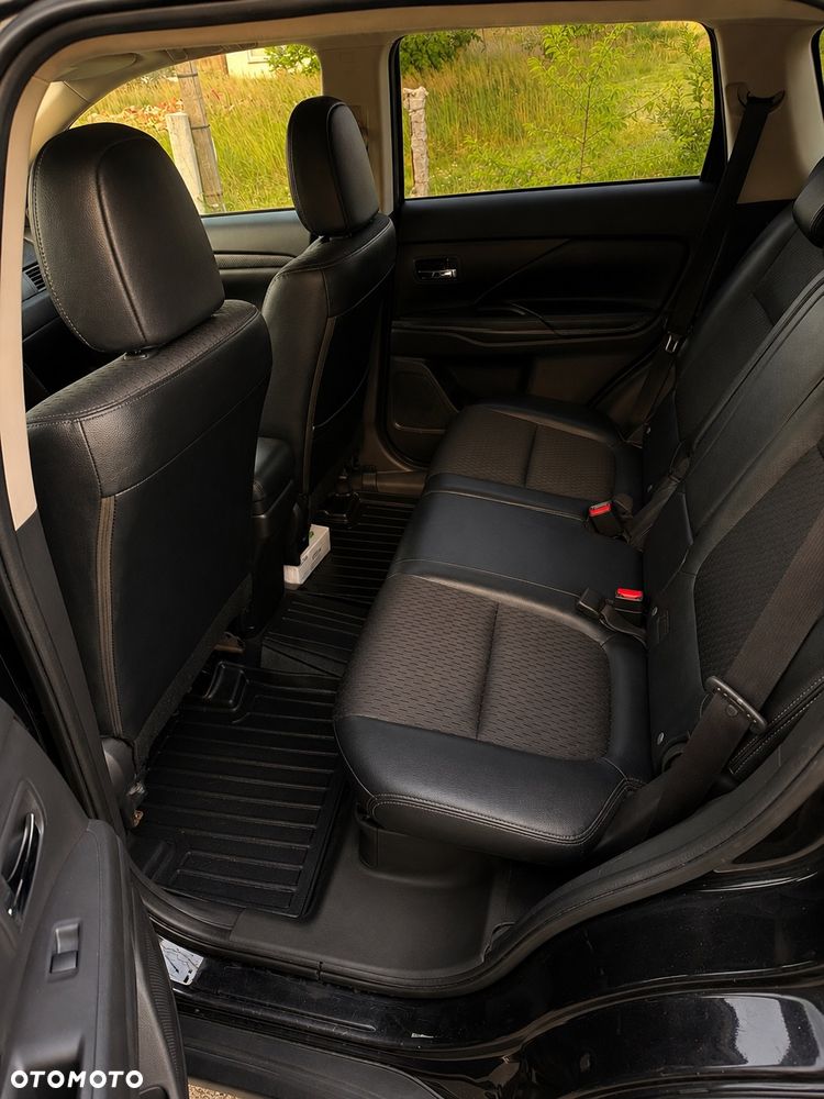 Mitsubishi Outlander 2.2 DID Intense + 4WD - 21