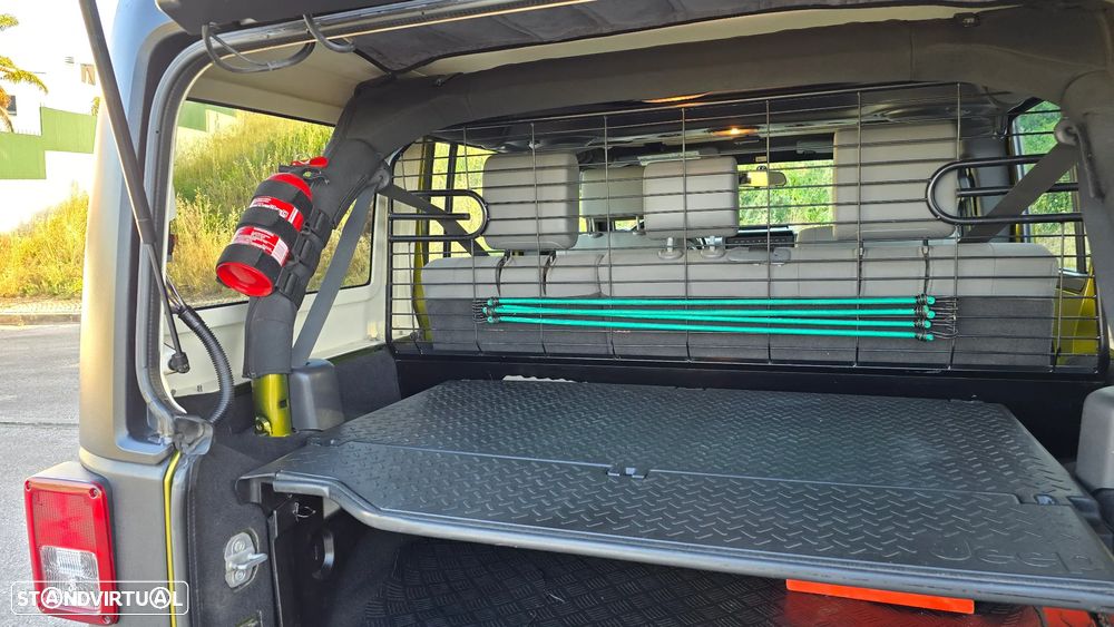 Jeep Wrangler 2.8 CRD ATX Sport - 11