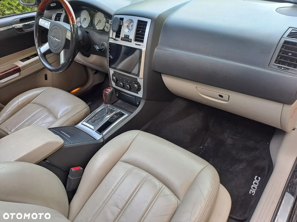 Chrysler 300C - 8