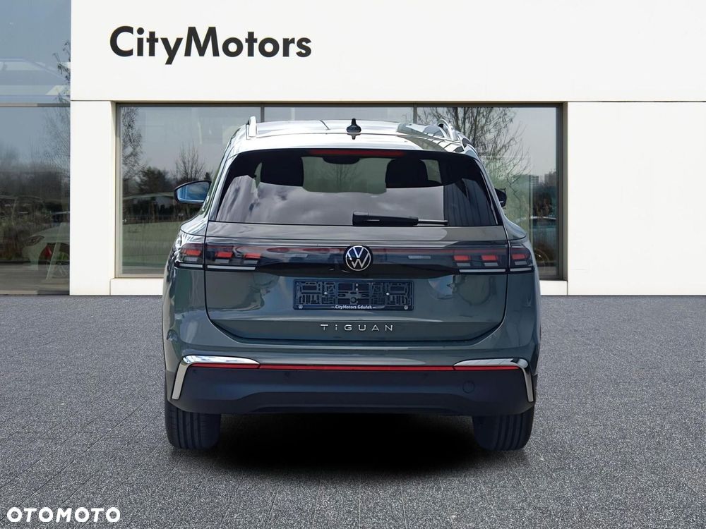 Volkswagen Tiguan - 10