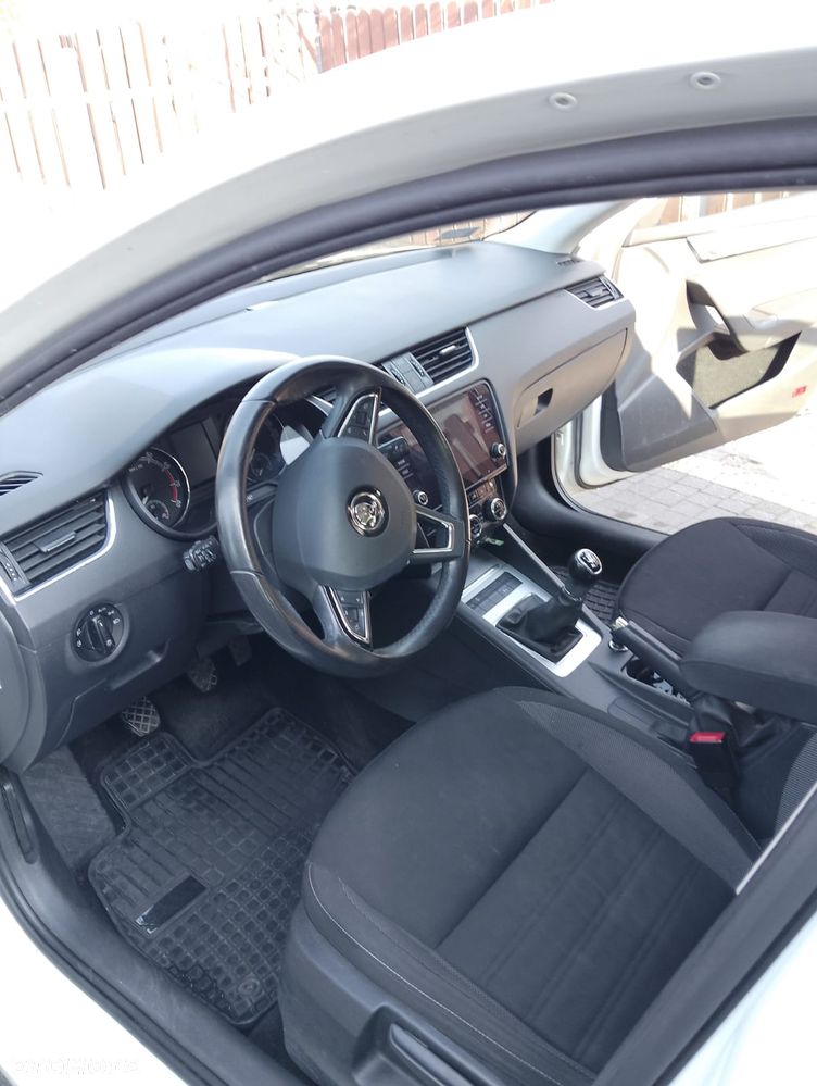 Skoda Octavia 1.4 TSI Active - 9