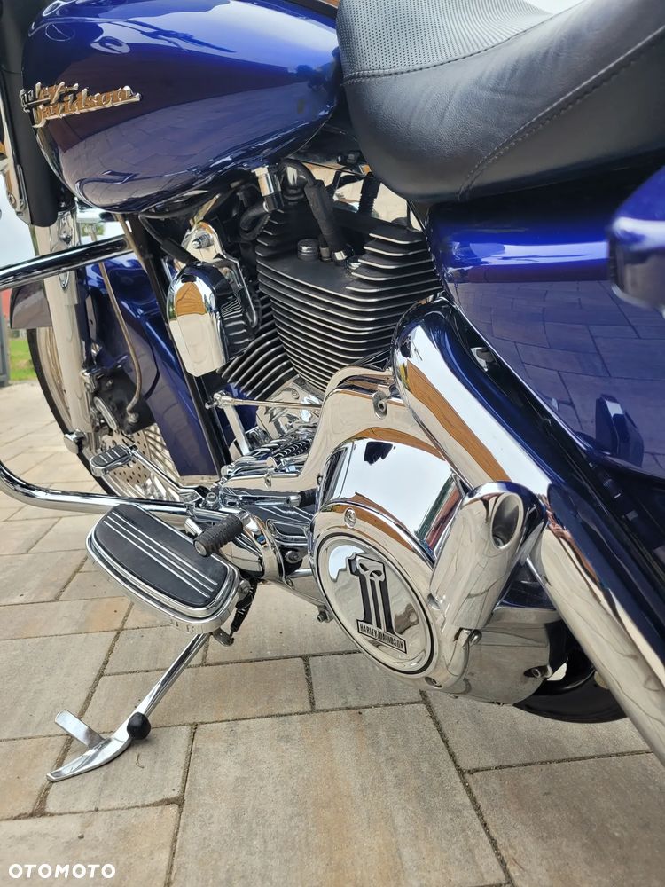 Harley-Davidson Touring Street Glide - 22