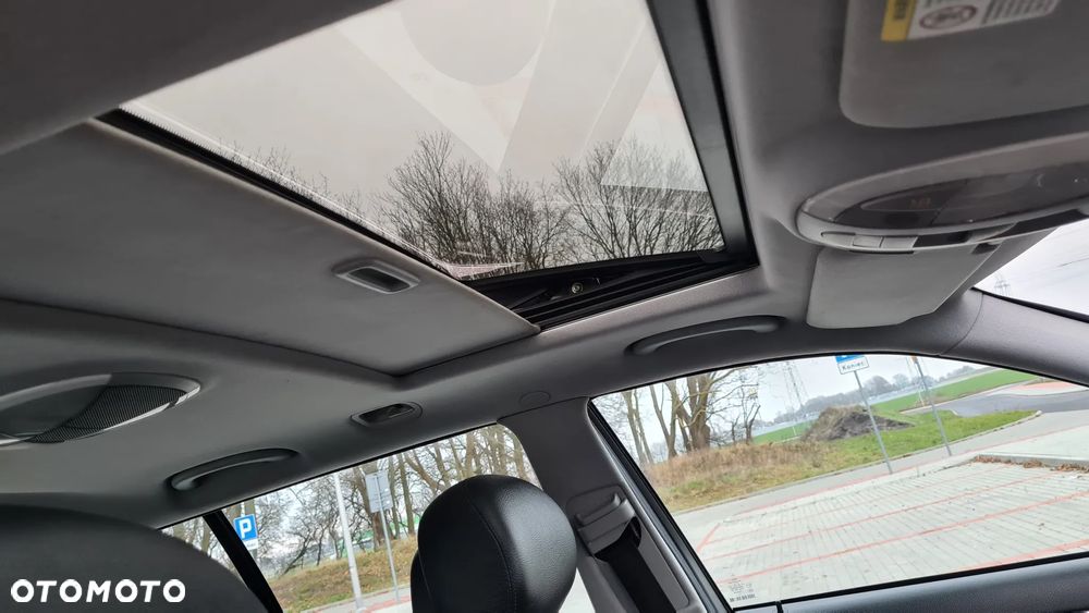 Mercedes-Benz Klasa E 320 CDI T Avantgarde - 16