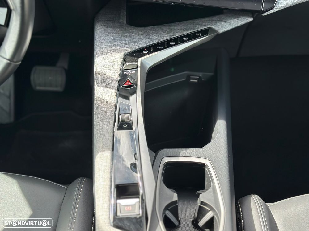 Peugeot 3008 1.2 Hybrid Allure Pack e-DCS6 - 31