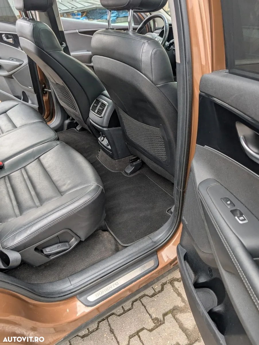 Kia Sorento - 25
