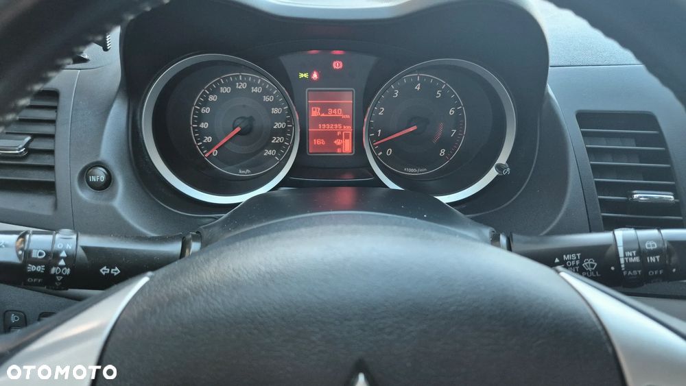 Mitsubishi Lancer 1.8 Invite - 18
