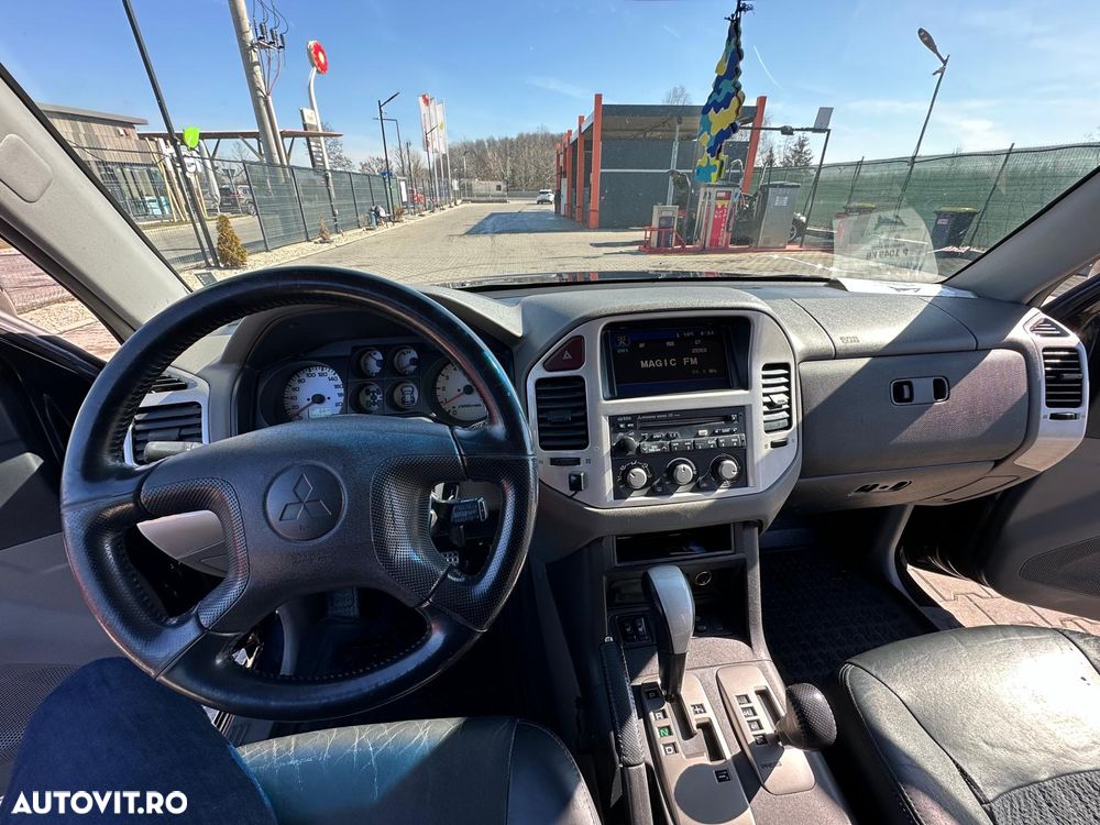 Mitsubishi Pajero 3.2 DI-D Automatik Dakar - 12