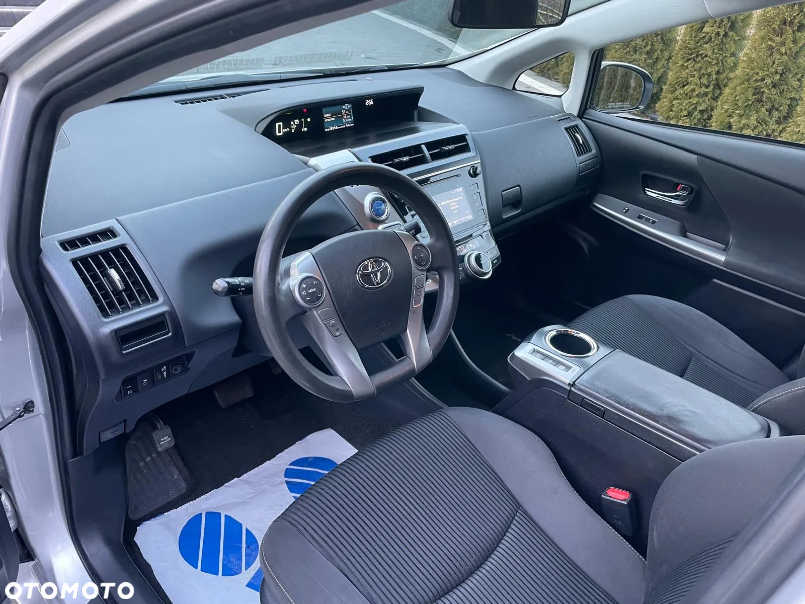 Toyota Prius+ - 10
