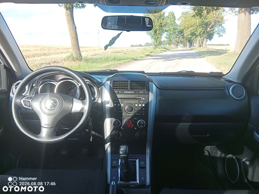 Suzuki Grand Vitara 2.0 - 10